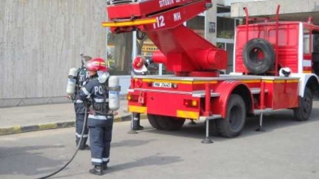 Încendiu la un cunoscut hotel din Capitală. Pompierii acționează în forță