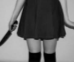 Opt oameni tăiați cu cuțitul. O româncă a declanșat vendetta într-un club din Italia