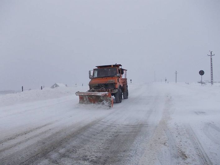 Se anunță prăpădul pentru români. Gerul polar blochează țara. Se închid drumurile