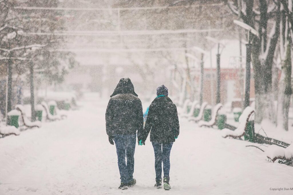 Se întoarce iarna în București. Temperaturile, mai mici decât în primele luni ale anului