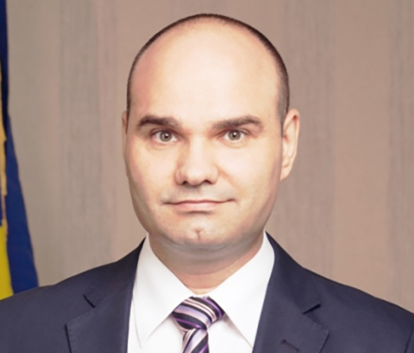 Parlamentarii pun tunurile pe omul-cheie al prezidențialelor. Sume incredibile în joc!