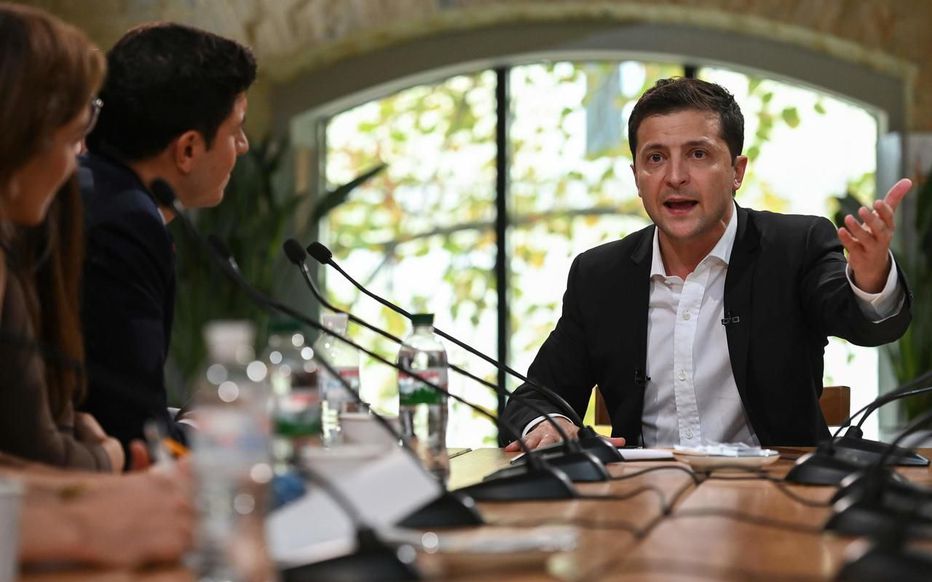 Record mondial! Preşedintele ucrainean a ţinut ieri o conferinţă de presă de peste 12 ore