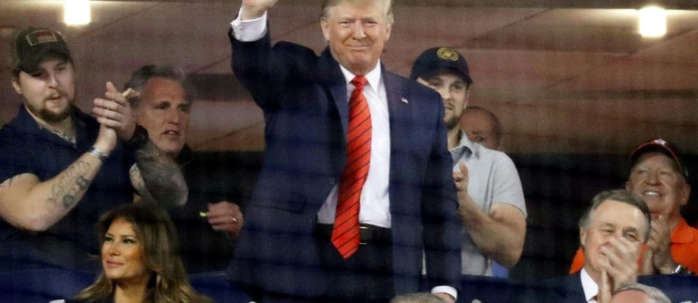 Trump a încurcat-o.  Prezent la World Series a avut parte de o mare surpriză