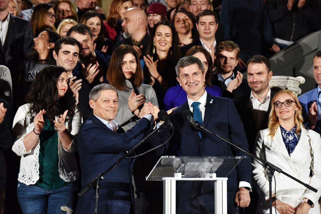 Dan Barna își recunoaște înfrângerea în alegerile prezidențiale