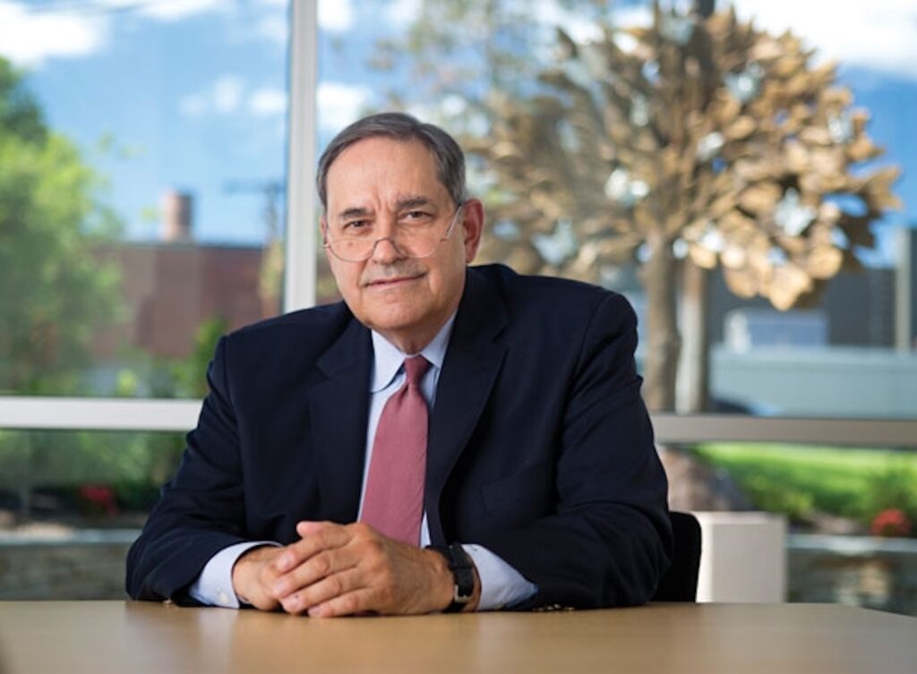 Francis Delmonico, fost profesor la Harvard: „Trei-patru medici nu pot cădea de acord să comită, împreună, o crimă!”