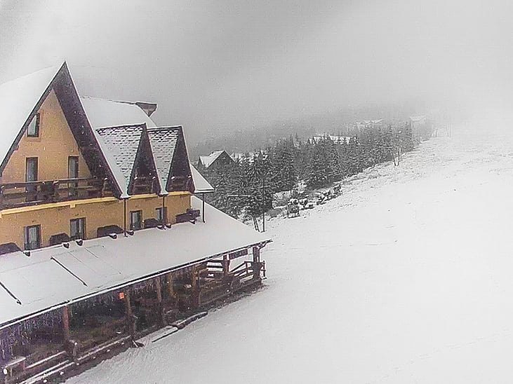 Zăpada provoacă haos pe drumurile din România. Șoferi, atenție! Evitați aceste zone