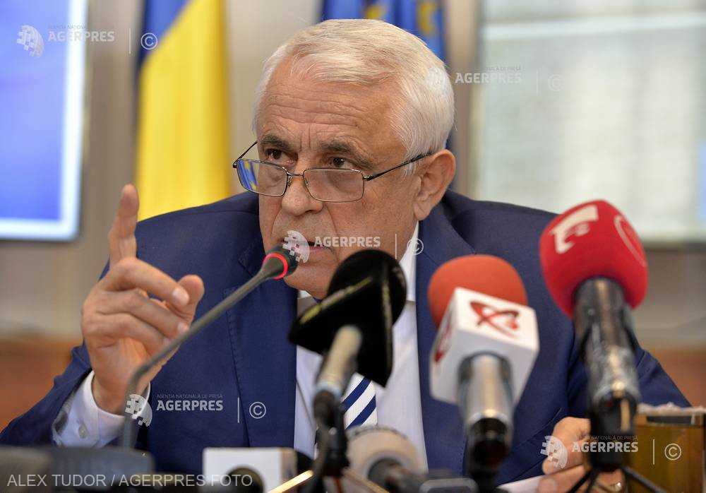 Un ministru, în război cu păsările. „Cormoranii mănâncă mai mult peşte decât românii”