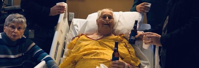 Ultima bere pe patul de moarte: fotografia emoţionează reţelele de socializare