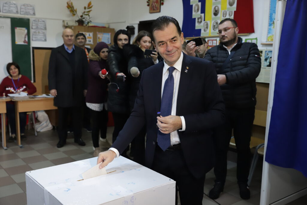 Liberalii atacă pe toate fronturile. Obiectiv: alegerea primarilor în două tururi