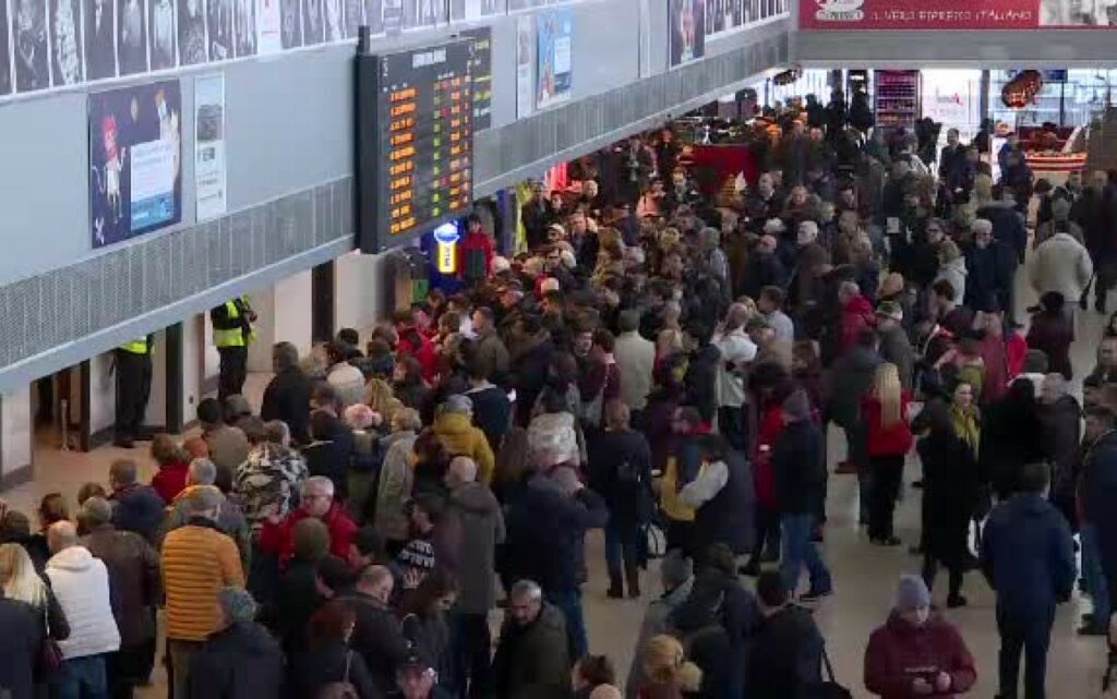 Românii din Diaspora se întorc în ţară. Câți bani vor scoate din buzunar