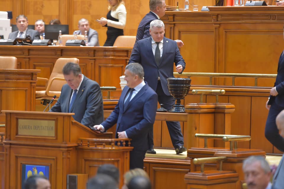 Vot în Parlament privind anularea pensiilor speciale. „Se apropie momentul adevărului!”