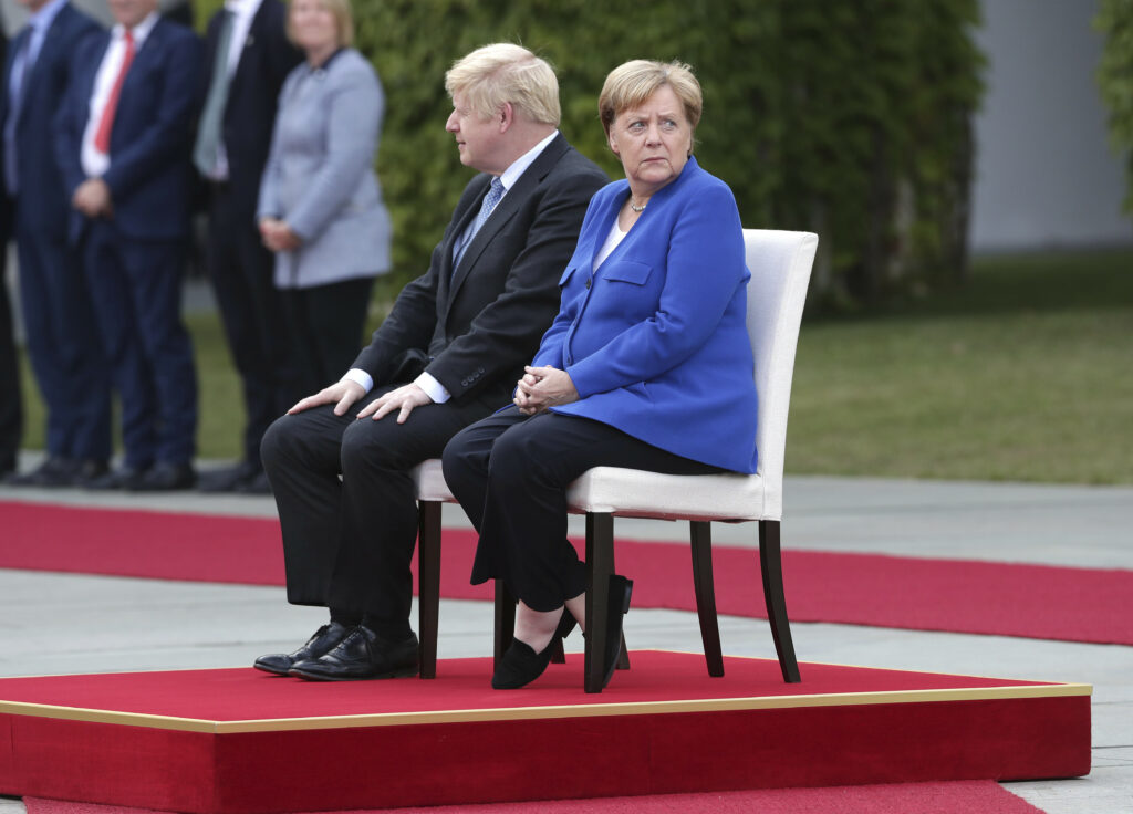 Negocierile pentru Brexit bat pasul pe loc. Premierul britanic mizează pe prăbușirea UE?