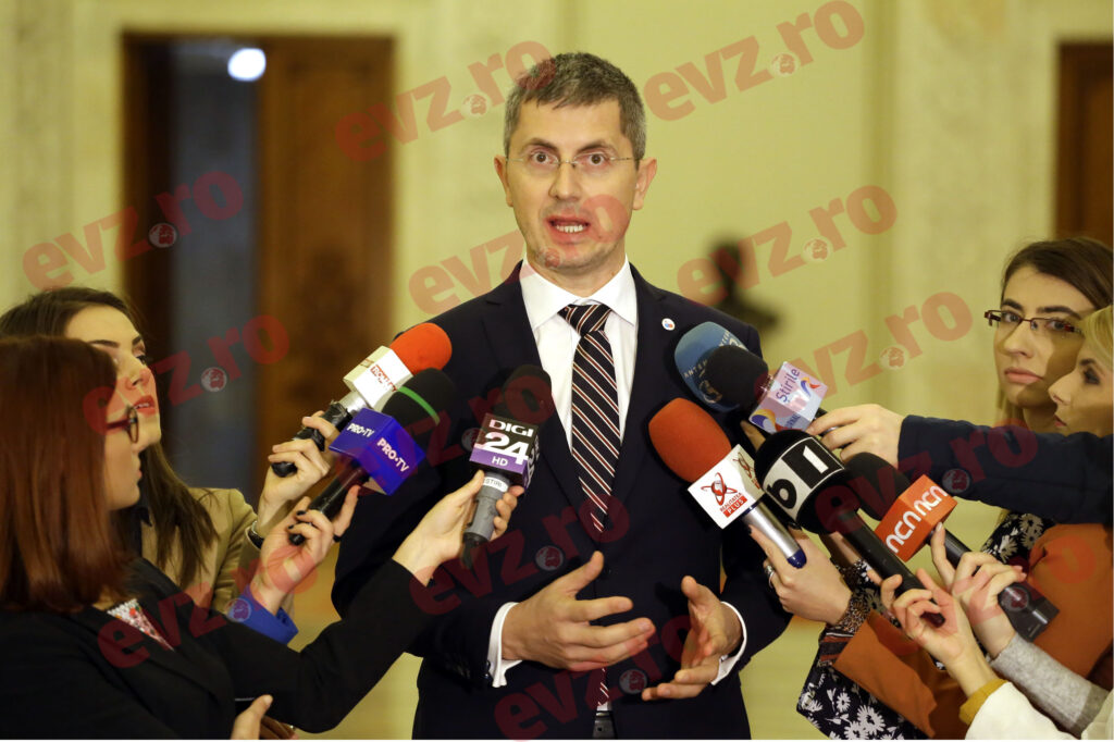 Demisie grea în USR. Dezvăluiri de la vârful partidului: „Ocolește democrația!”