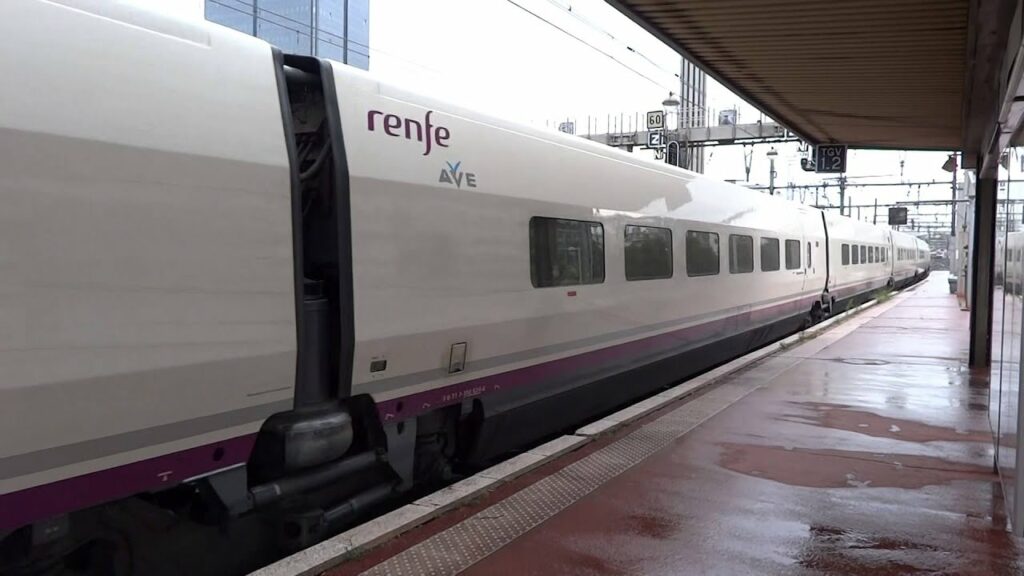 Franţa trece prin cele mai crunte mişcări sociale: Este în a 25-a zi de grevă