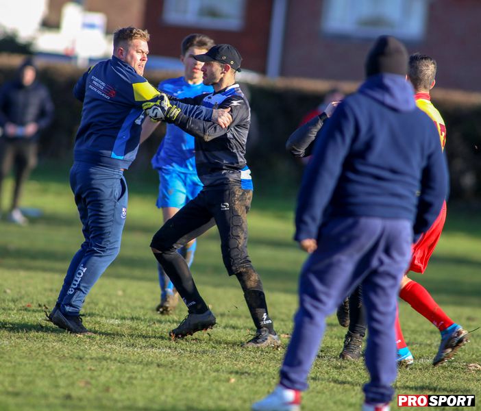 Fotbalist român, fost internațional, bătut chiar de ziua lui. A jucat la Steaua și Dinamo!