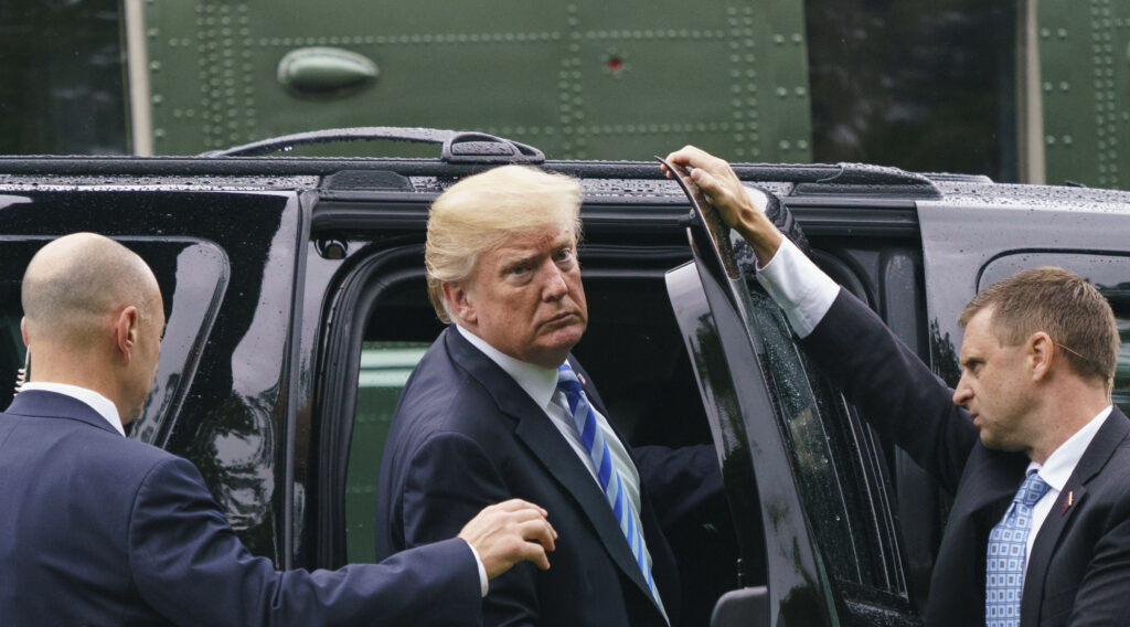 Trump se plânge de lege în conflictul cu Iranul. „Ei au dreptul să ne omoare cetăţenii”