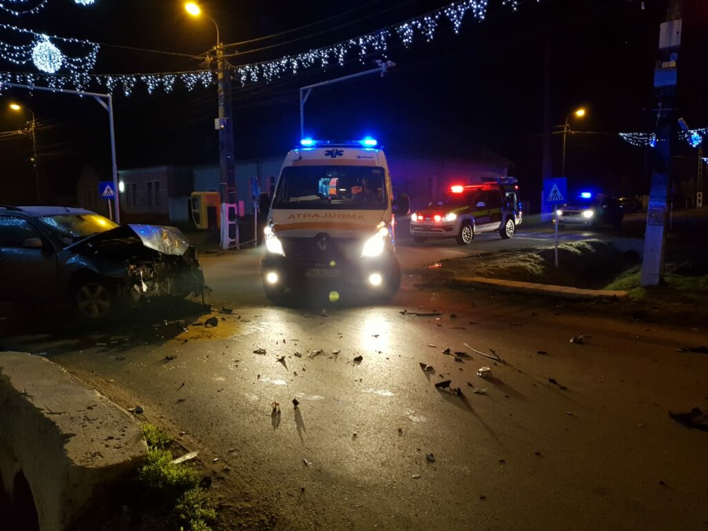 Timiș. Imagini spectaculoase pe Calea Timișoarei. Cum a ajuns un TIR cu roțile în aer