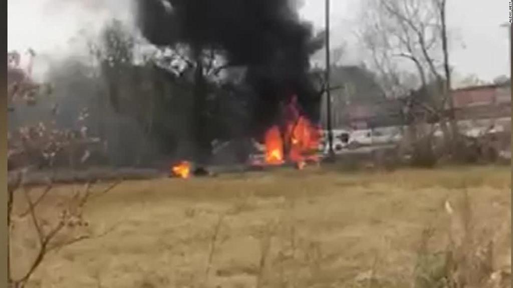 Avion prăbușit chiar lângă aeroport. Printre morți, și o cunoscută vedetă de televiziune!