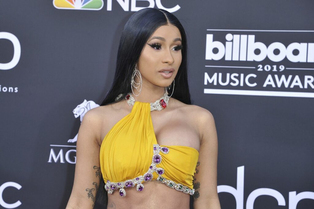 Să te tot însori cu cântărețe! Cadou - 500.000 de dolari cash. Și cum arată...