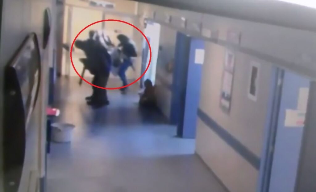 Imagini terifiante. A fost răpit dintr-un spital de o bandă de interlopi. Video