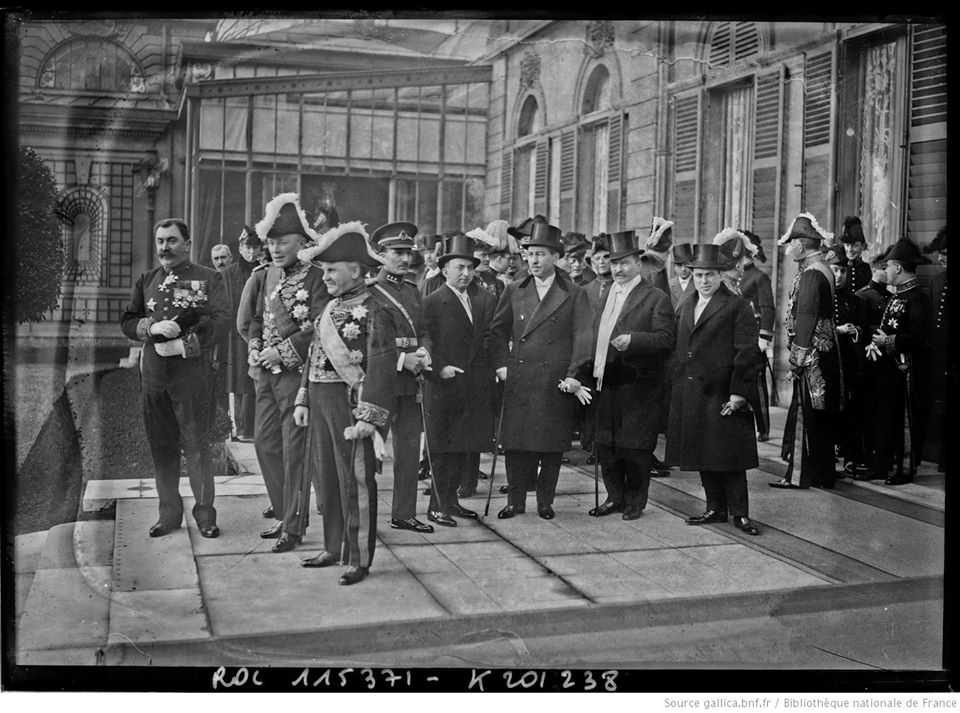 Așa se îmbrăcau de Anul Nou diplomații în misiune la Paris acum 100 de ani