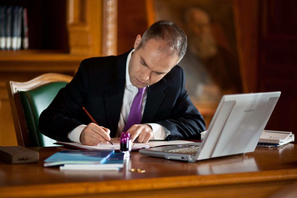 Fostul ministru Funeriu dezvăluie cum funcționează mafia sindicatelor din învățământ!