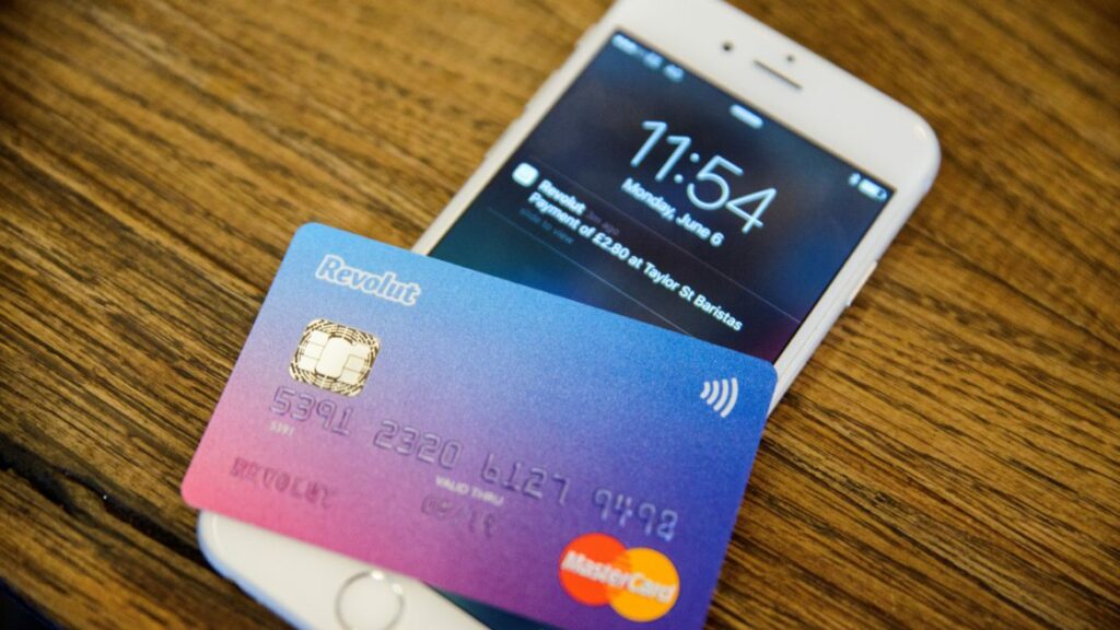 Ai card Revolut? Ce trebuie să știi despre el