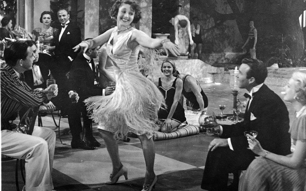 Vei purta lenjerie intimă roșie de Revelion? Află de unde vine obiceiul