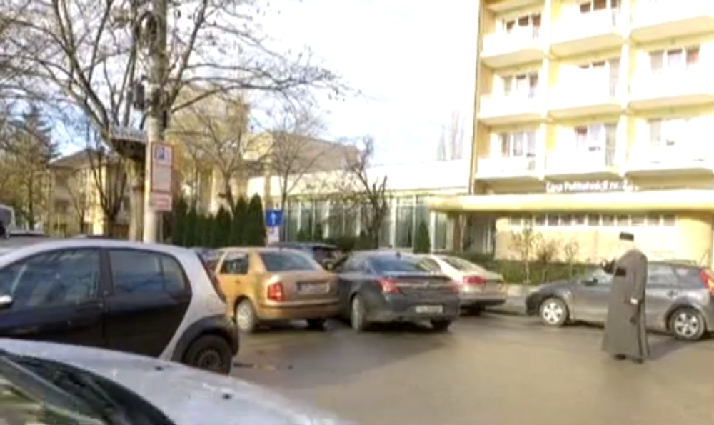 Imagini incredibile! Mitropolit dirijând circulația. Ce s-a întâmplat. VIDEO