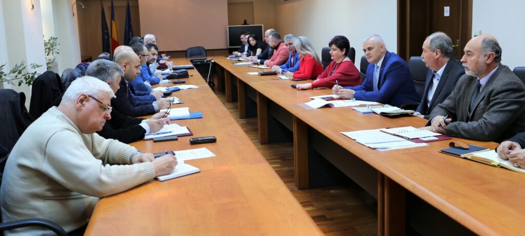 Urmează decapitări la companiile feroviare! Ministrul, prieten cu sindicatele