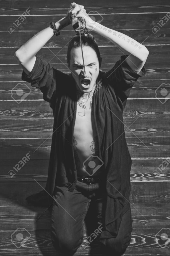 Și-a făcut hara-kiri că n-a putut intra în America