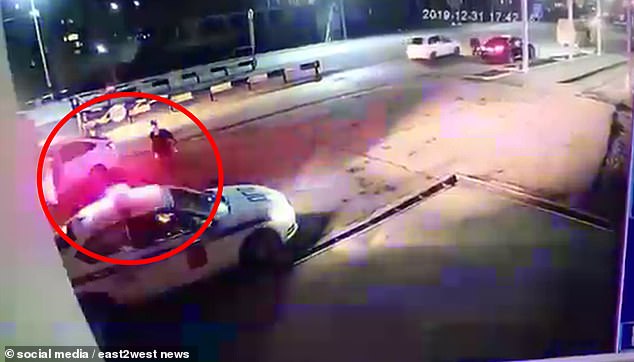 Atac terorist în noaptea de Revelion. Doi polițiști, uciși de islamiști fanatici. VIDEO