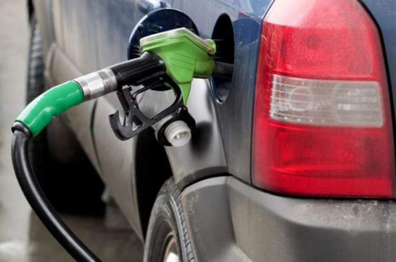 Evz.TV. Ieftinirea carburanților la începutul anului, doar praf în ochi. De ce au crescut din nou prețurile la benzină și motorină