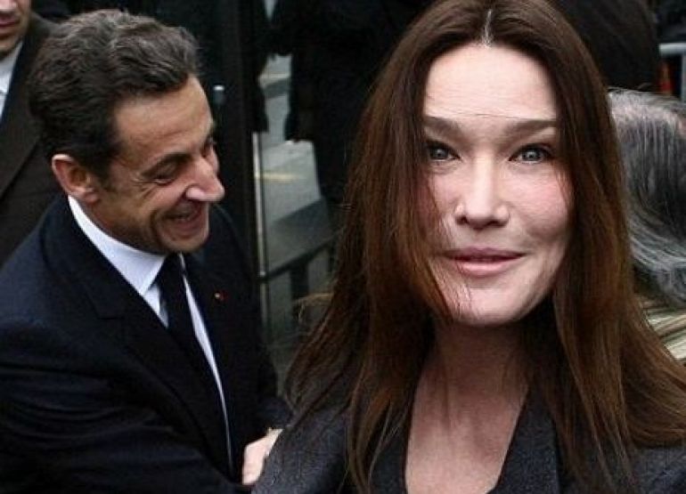 Carla Bruni, soția lui Sarkozy, a pozat goală din nou! Așa ...