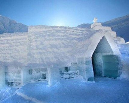 Patronii Hotelului de Gheață au rămas fără hotel. Și fără gheață