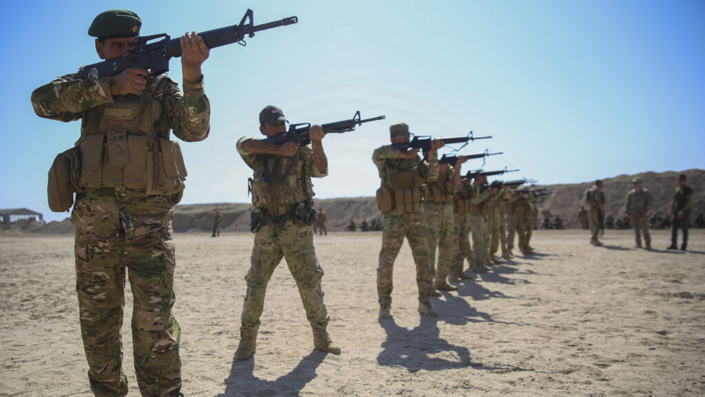 Trump suspendă pregătirea militarilor irakieni din Coaliția antijihadistă