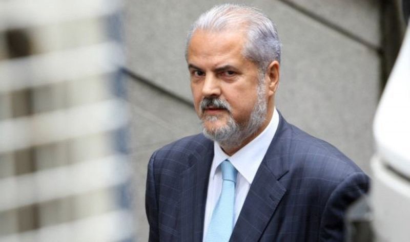 Adrian Năstase îi vrea capul lui Iohannis. De unde a pornit conflictul