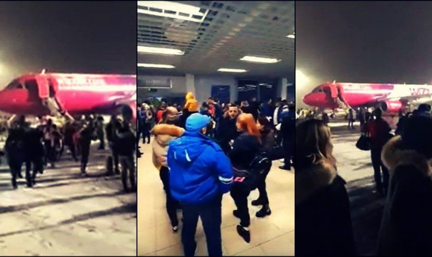 Alertă pe aeroport. Un avion plin cu români a luat foc înainte de decolare
