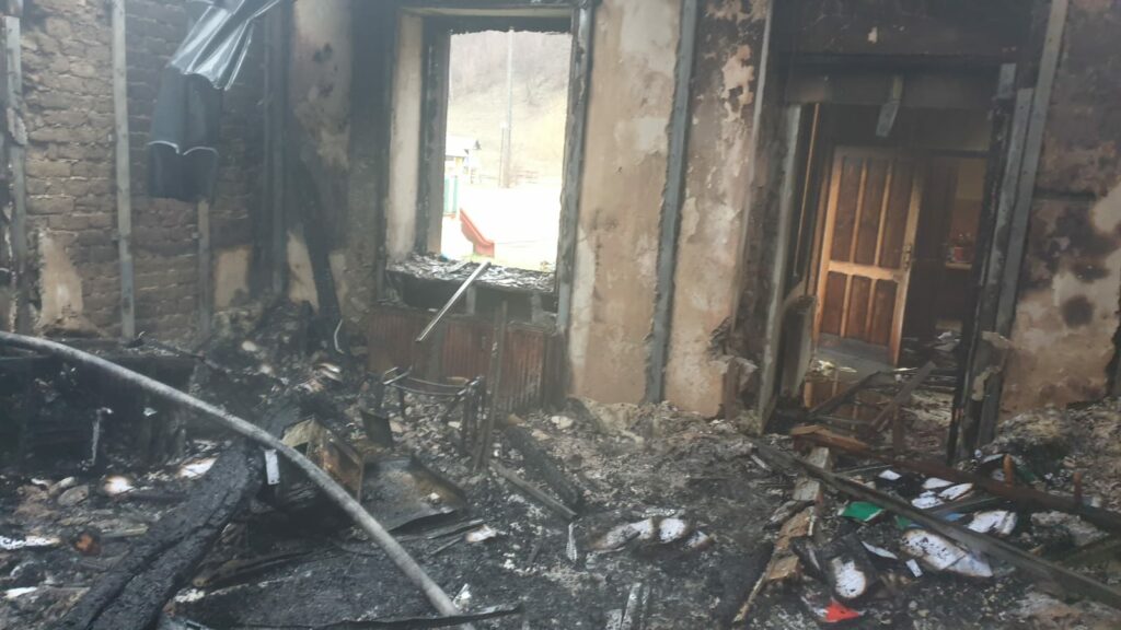 Timiș. A luat foc primăria! Daună totală la Pietroasa