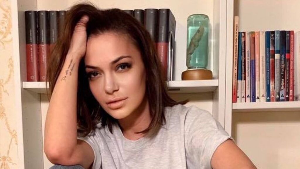 Ce scandal monstru a provocat Andreea Antonescu în Iași. Băutură, 112 și Poliția la ușă!