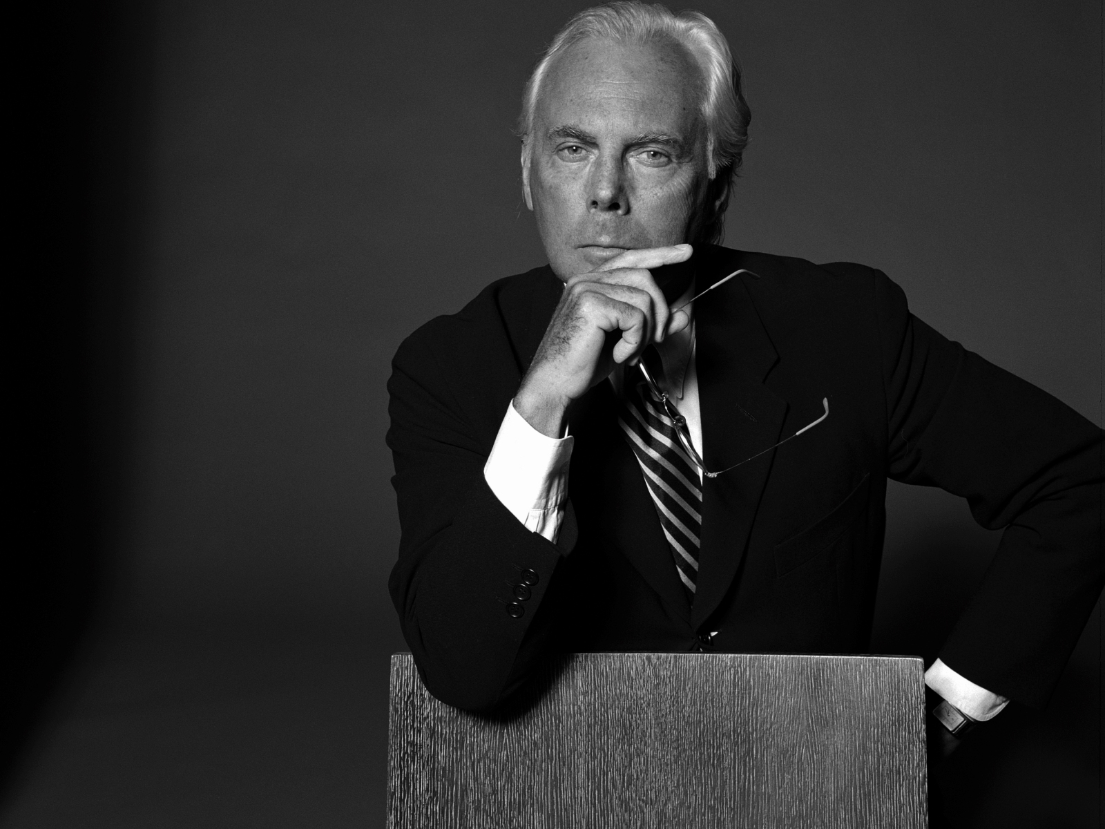Casa de modă Giorgio Armani ar ceda 15% din acțiuni. Cine sunt investitorii indicați de regretatul fondator