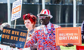 Marea Britanie, în brațele lui Trump sau la șuetă la gard, cu vecina UE?