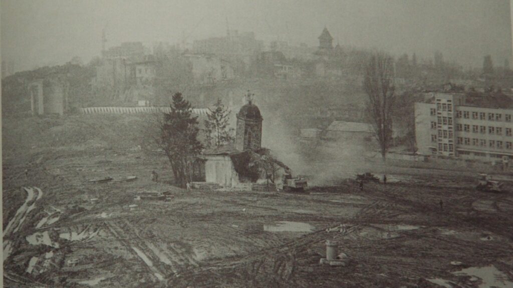 Nebunia lui Ceaușescu anticipată de bucureșteni în timpul regelui Carol al II-lea