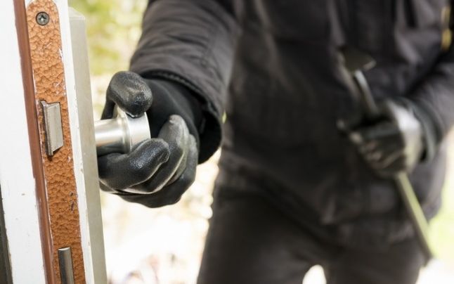 Super-hoțul Roșculeț va fi extrădat. A dat peste 100 de spargeri, una după alta