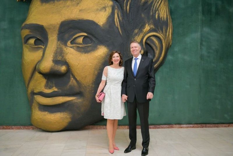 Cum au petrecut soții Iohannis Ziua Îndrăgostiților. Au apărut primele fotografii