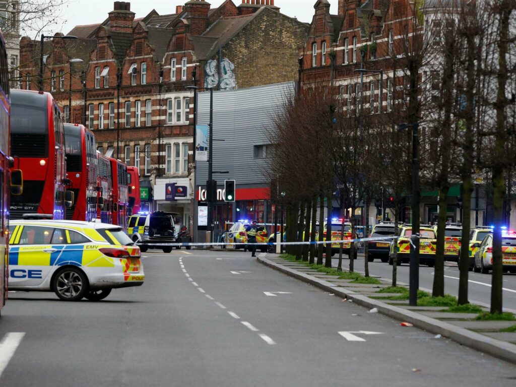 Breaking News Atac Armat La Londra Mai Multe Persoane Au Fost
