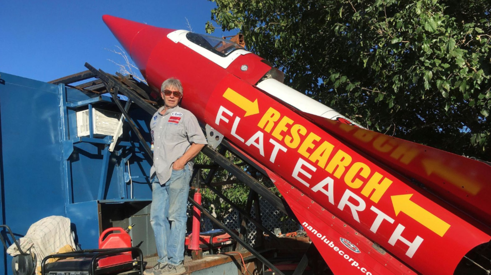 Un american a vrut să demonstreze că pământul este plat și a murit. VIDEO șocant