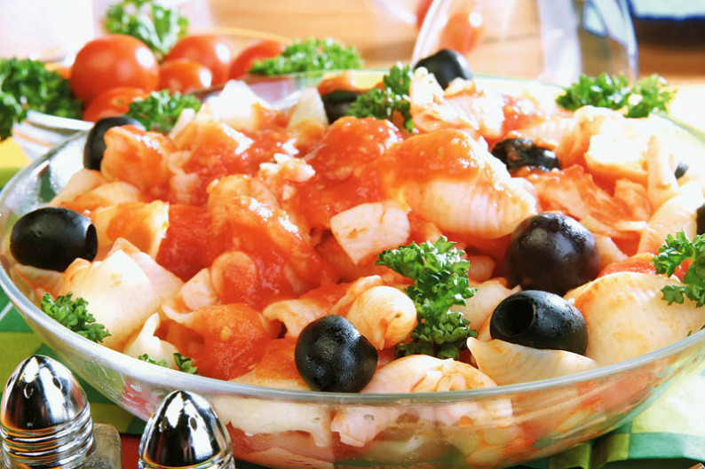 Rețetă pentru Postul Paștelui. Paste cu sos de roșii și măsline