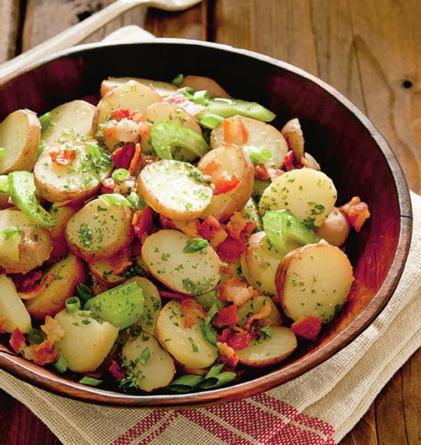 Salată de cartofi cu bacon