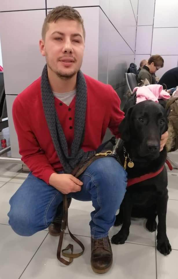 Pățania unui nevăzător pe un tren al CFR. A fost pus să stea în picioare